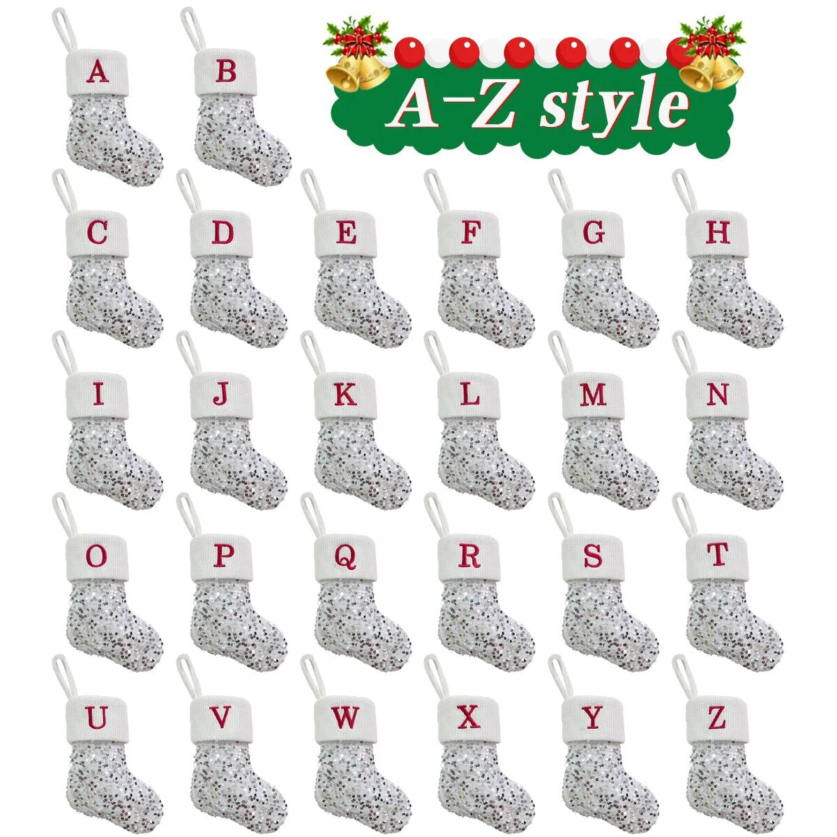 Chaussettes de Noël en argent ornées de flocons de neige et de lettres de l'alphabet